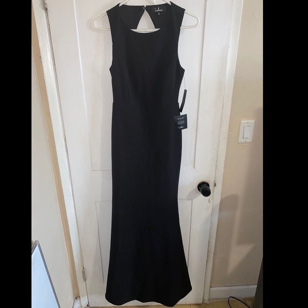 Lulu’s Black Lace Sleeveless Maxi Dress
